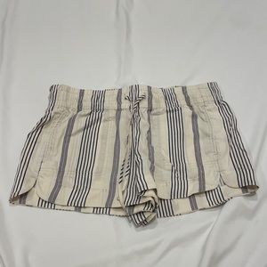 Express women short.